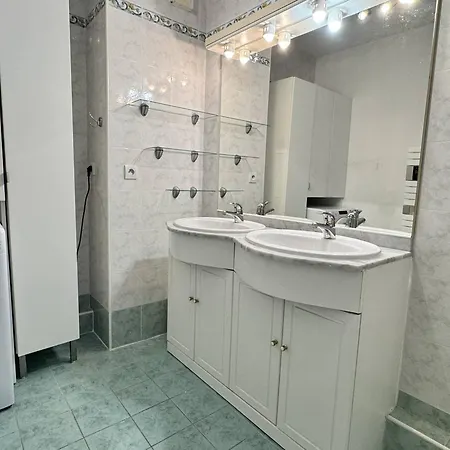 Apartment Bel T3 A St Aygulf, Climatise, Proche Plage, Parking Prive - Fr-1-768-110